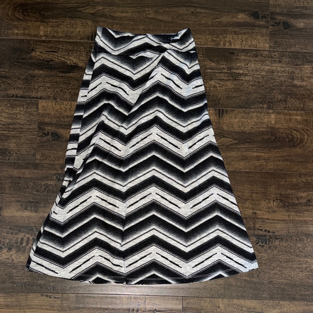 Black & Gray Chevron Maxi Skirt - 7/8